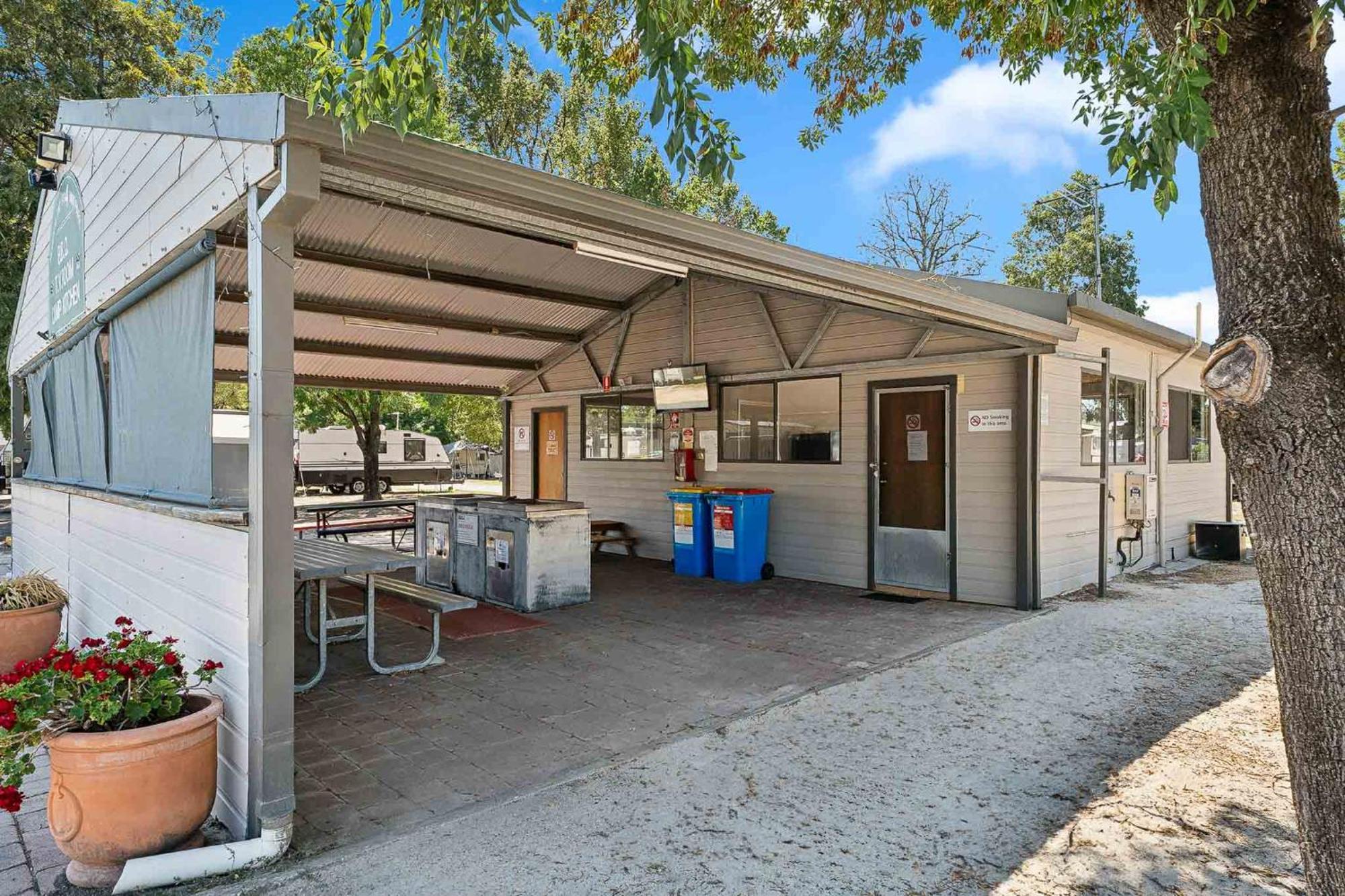 Borderland Wodonga Holiday Park Екстериор снимка